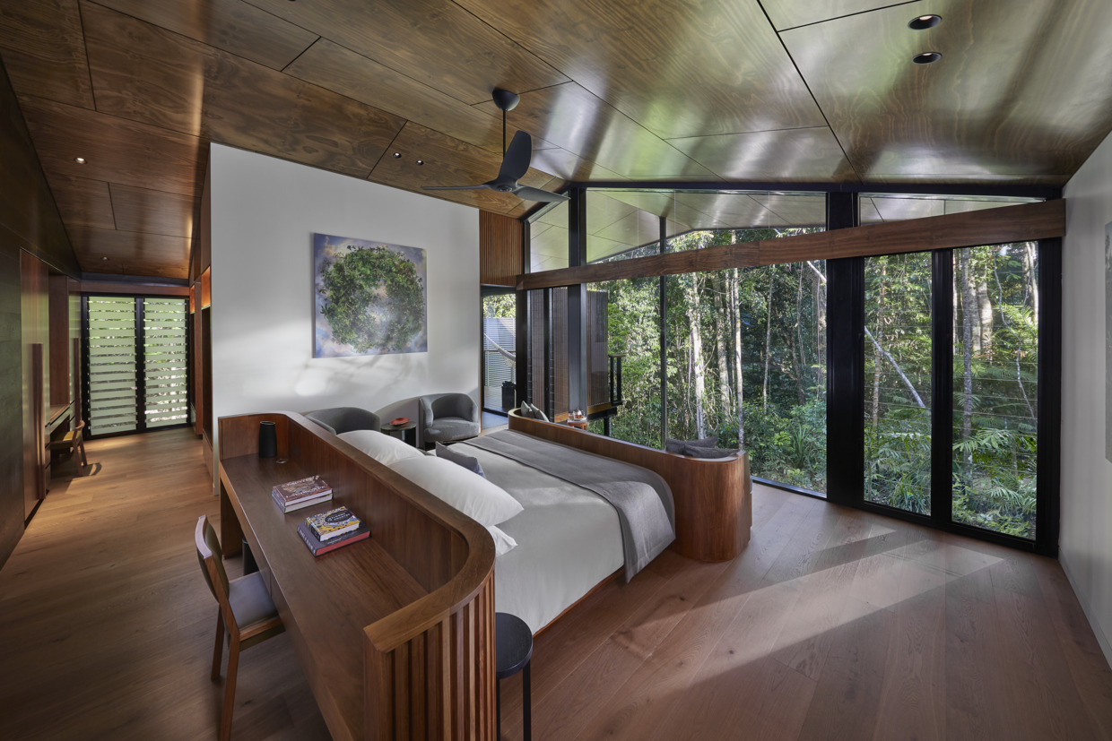 Silky Oaks LHR-billabong-suite-balcony crooked compass